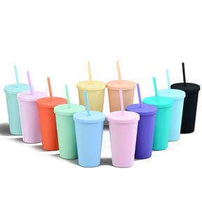 Cups with Lids and Straws
